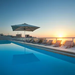 https://the-george.hotelssaintjulians.com