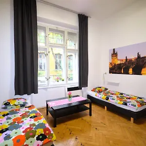 https://traveljoy-backpackers.praguehotelsweb.com